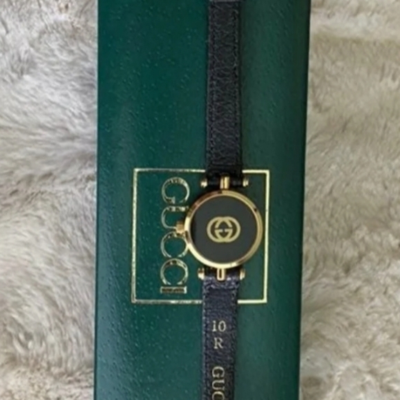 Gucci Watch (Authentic) - Picture 7 of 15